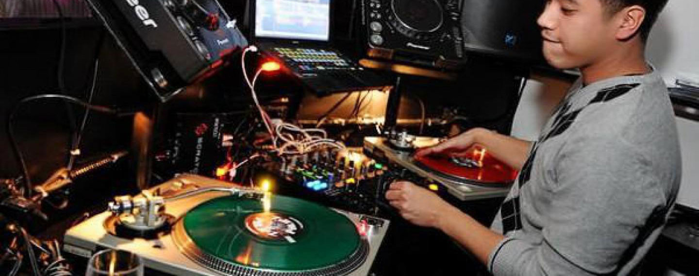 Live Music & DJs